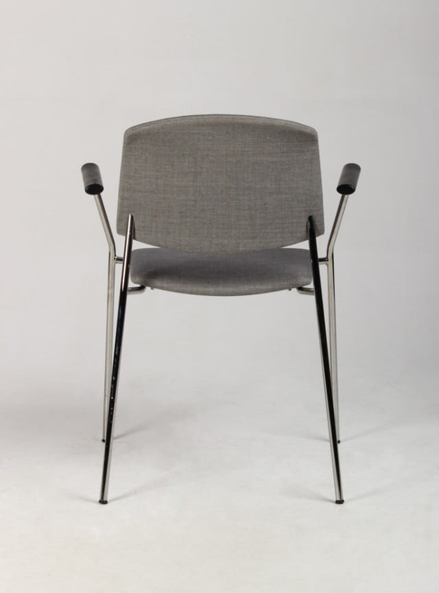 grå stol