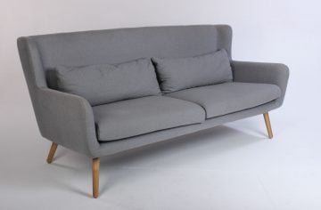 Sofa i grå med træben
