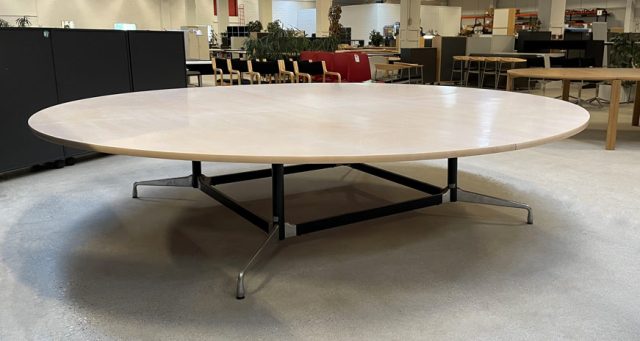 eames Segmented Table